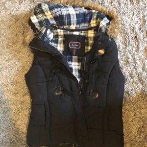 Black puffer vest
